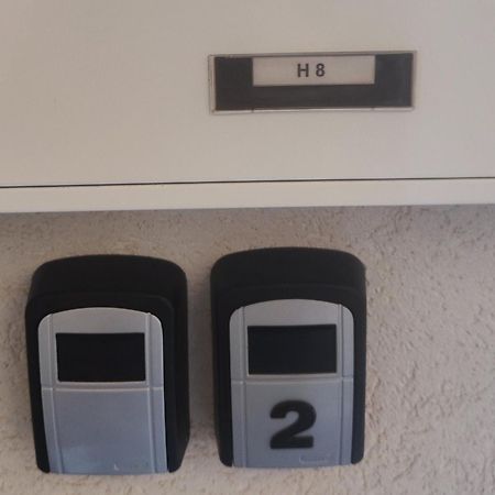 Fairwinds - Double Room With Ensuite - Luqa Airport - Self Check In & Out Available Eksteriør bilde